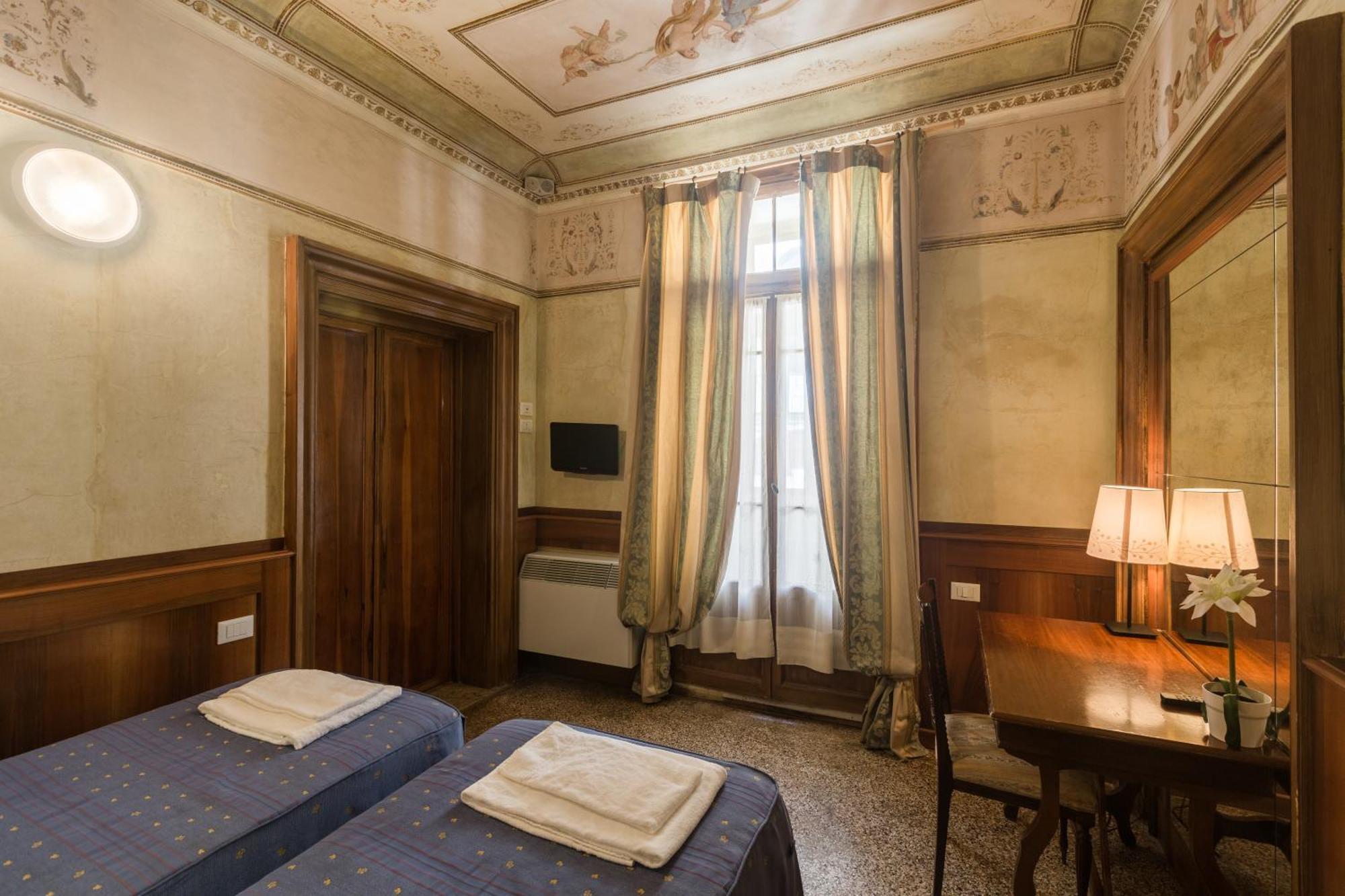 Foresteria Valdese Venezia ภายนอก รูปภาพ