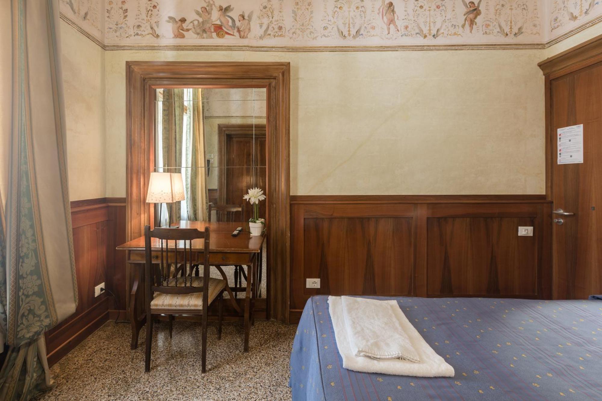 Foresteria Valdese Venezia ภายนอก รูปภาพ